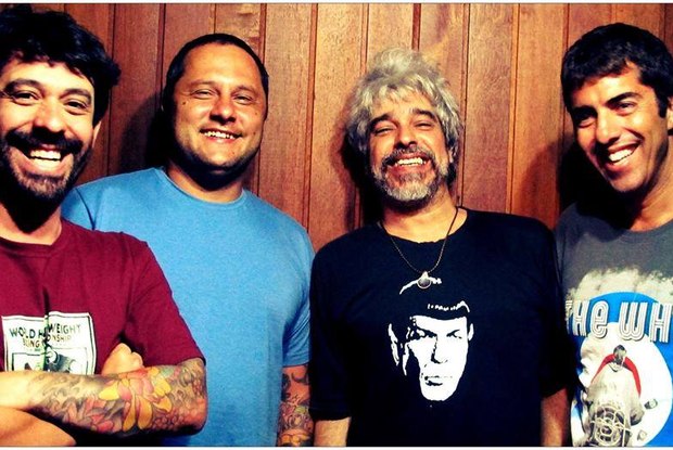 Ex-guitarrista do Ultraje A Rigor lembra repertório da banda em Ipanema - Diversão - O Dia - Linkis.com