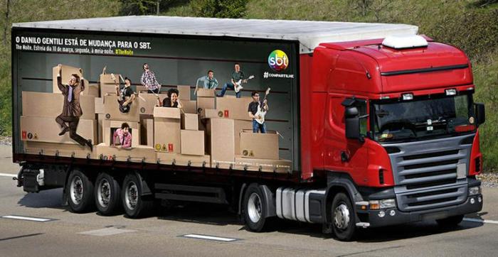 SBT coloca caminhões nas ruas para divulgar ‘The Noite’ com Danilo Gentili