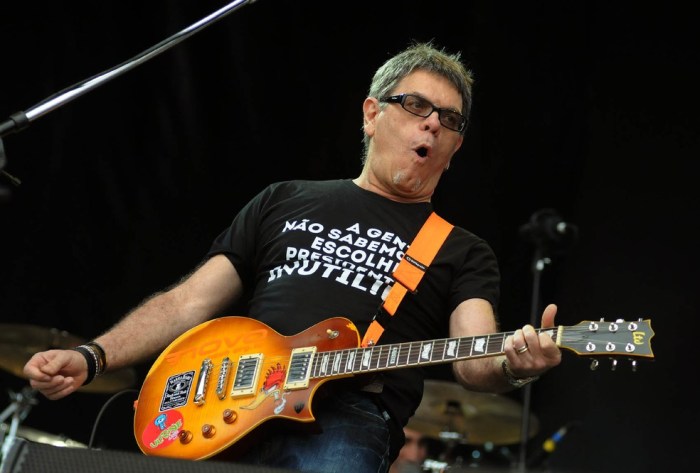 Roger Moreira, vocalista e guitarrista do Ultraje a Rigor — Foto: Alexandre Durão/G1